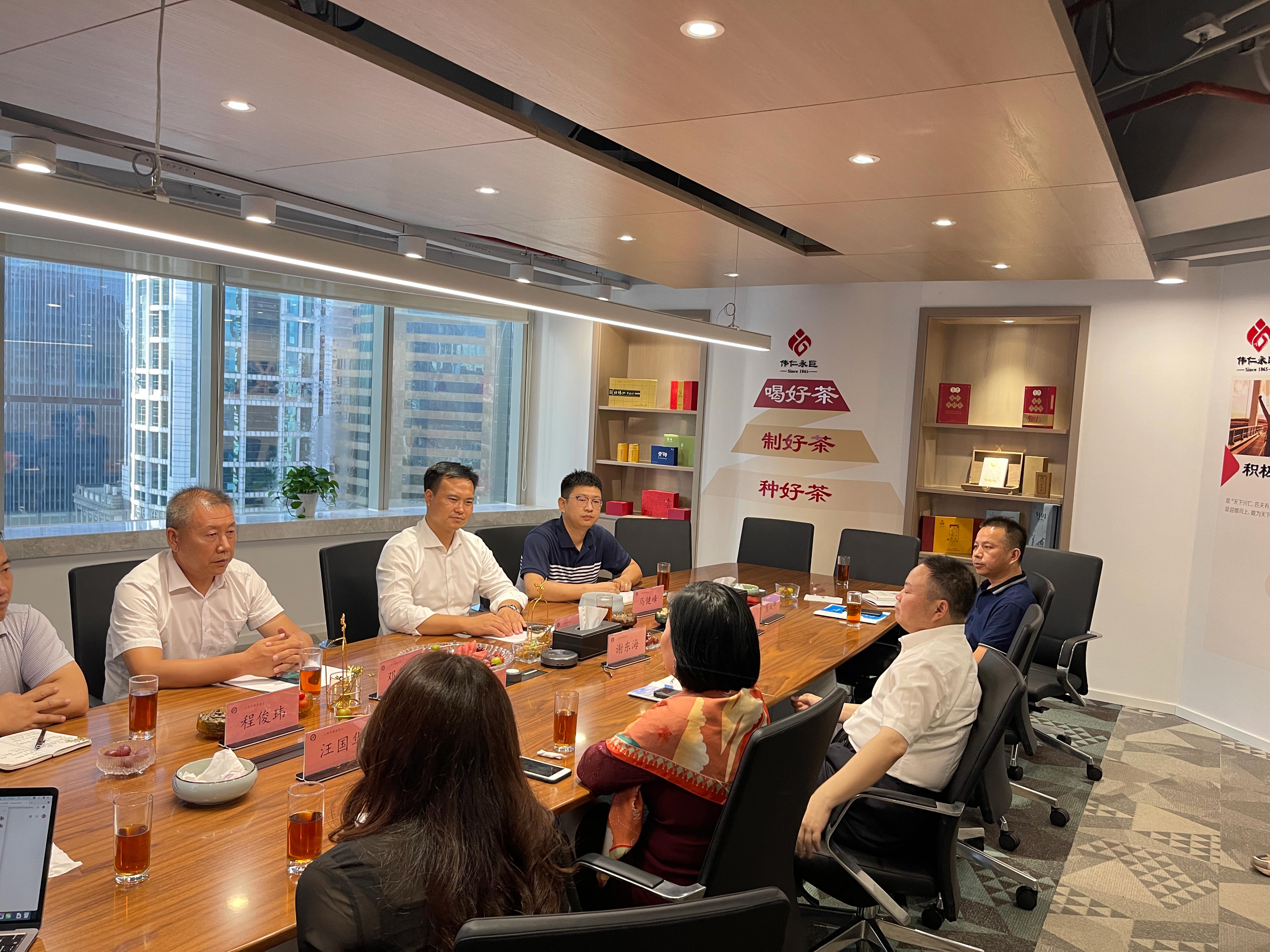 新疆庫(kù)爾勒市委常委、副市長(zhǎng)蔣桂軍同志一行到訪(fǎng)偉仁永巨商談